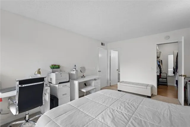 $3,350 | 4714 Park Granada, Unit 203, Calabasas, CA 91302