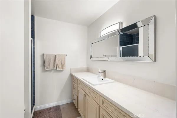 $3,250 | 4714 Park Granada, Unit 203, Calabasas, CA 91302