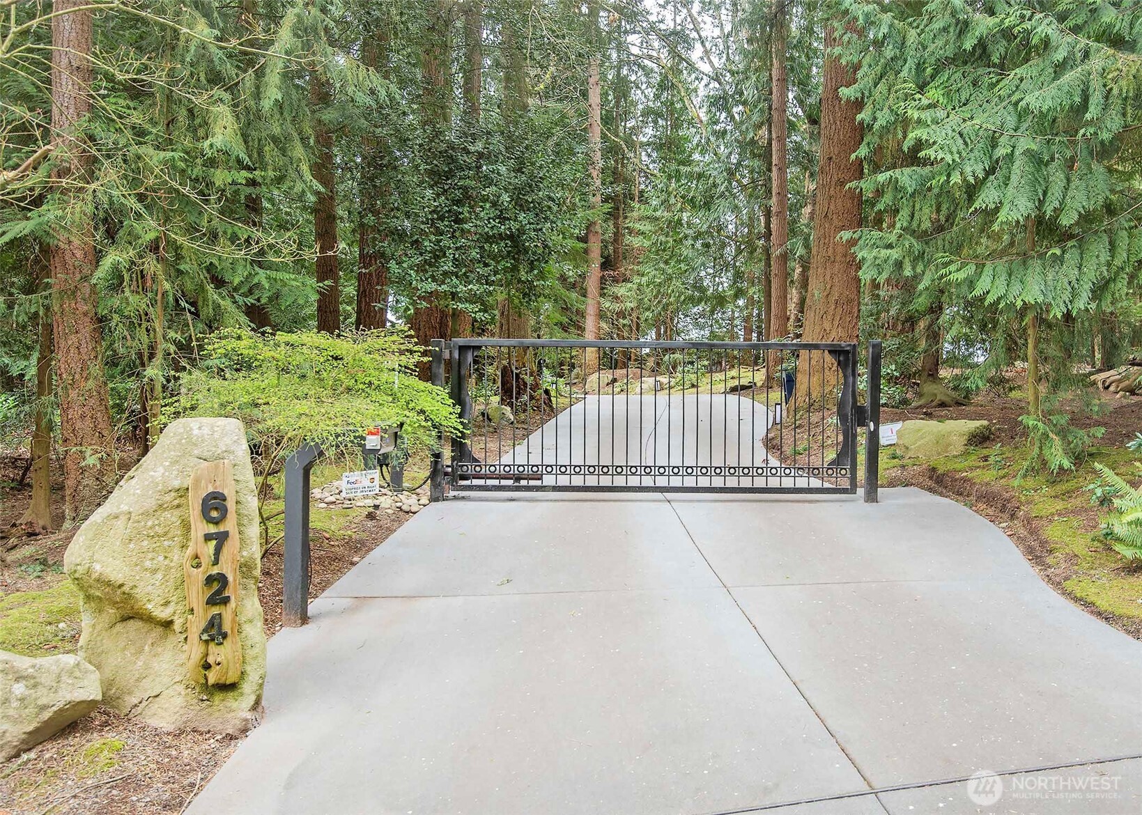 6724 Marine View Drive Edmonds, WA 98026 - Photo 2 of 40