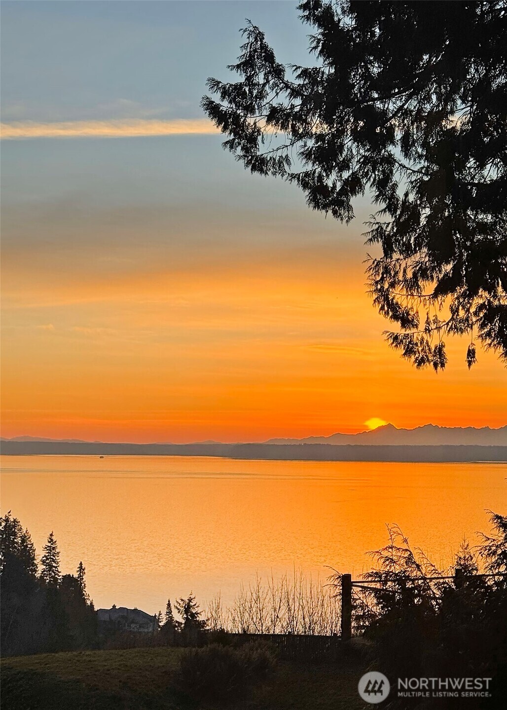 6724 Marine View Drive Edmonds, WA 98026 - Photo 4 of 40