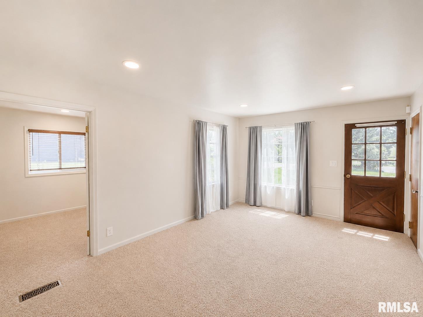 623 West Shoshone Road Peoria, IL 61614 - Photo 15 of 26