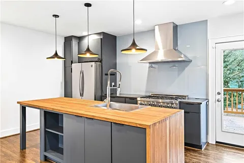 $1,100,000 | 2190 Edison Avenue Northeast, Atlanta, GA 30305