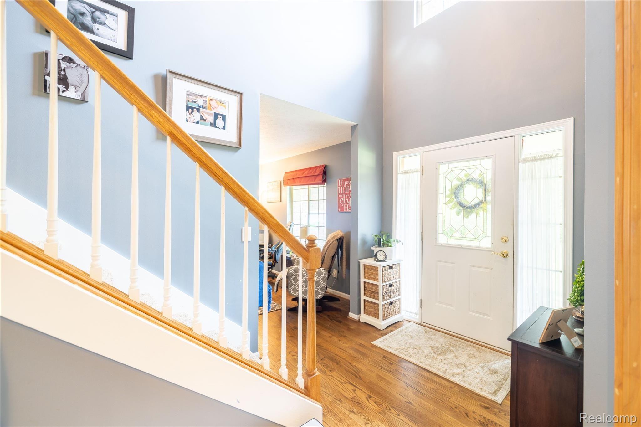 5676 Cullen Road Fenton, MI 48430 - Photo 6 of 46 5676 Cullen, Fenton (6 of 46).jpg