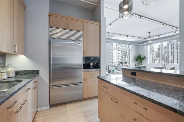 $749,900 | 360 West Illinois Street, Unit 9A, Chicago, IL 60654