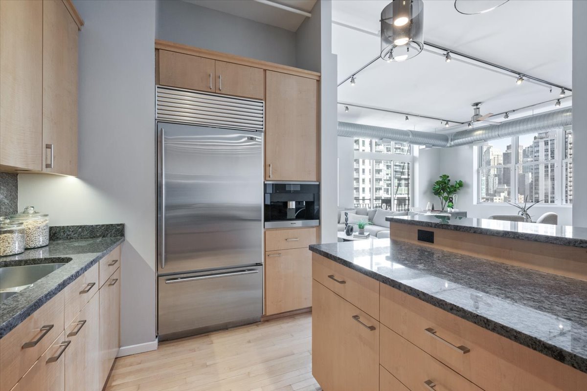 360 West Illinois Street, Unit 9A Chicago, IL 60654 - Photo 13 of 29