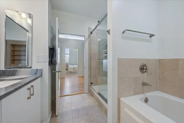 $749,900 | 360 West Illinois Street, Unit 9A, Chicago, IL 60654