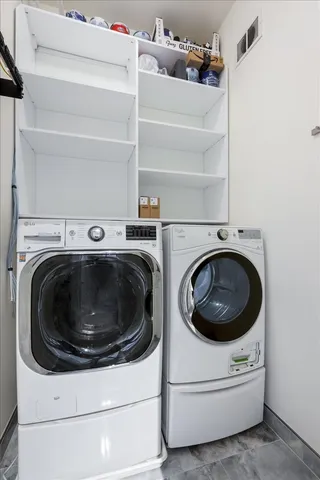 $749,900 | 360 West Illinois Street, Unit 9A, Chicago, IL 60654