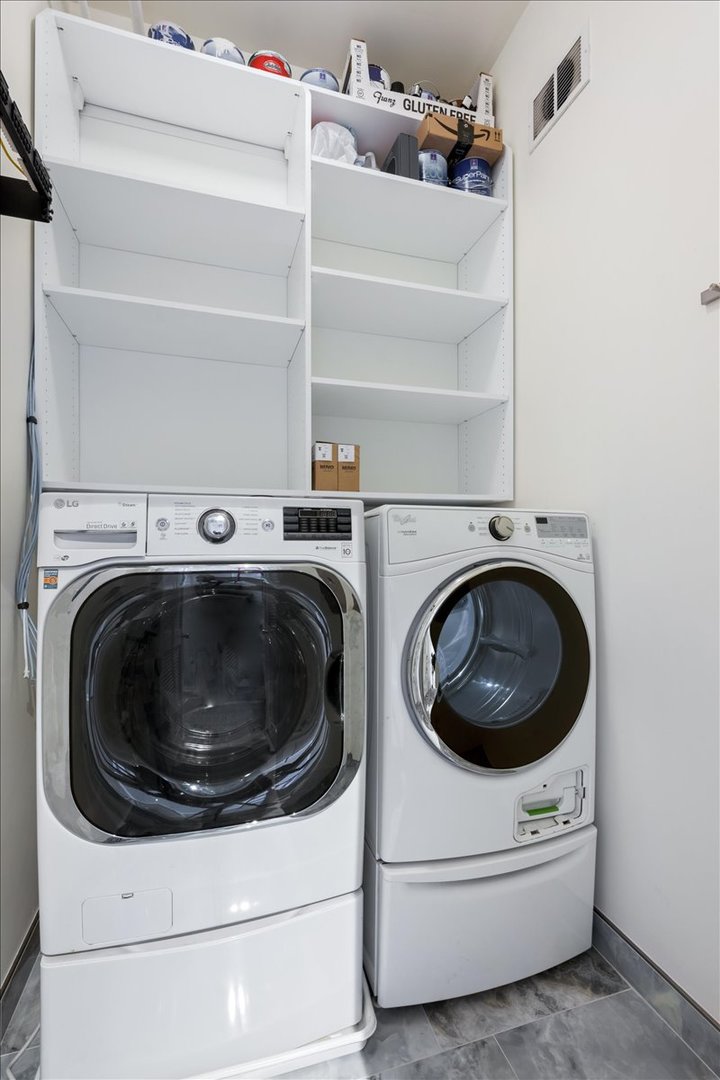 360 West Illinois Street, Unit 9A Chicago, IL 60654 - Photo 26 of 29