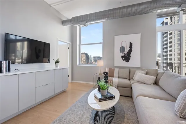 $749,900 | 360 West Illinois Street, Unit 9A, Chicago, IL 60654