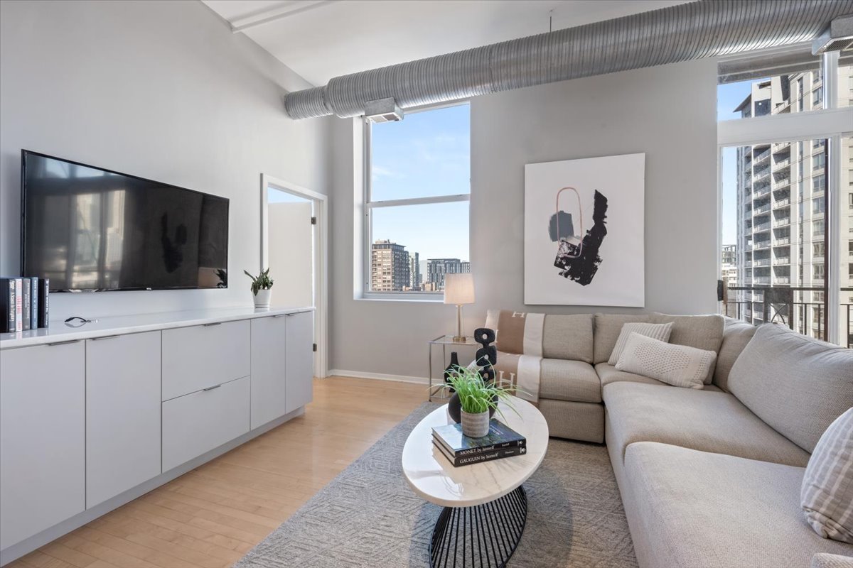 360 West Illinois Street, Unit 9A Chicago, IL 60654 - Photo 7 of 29