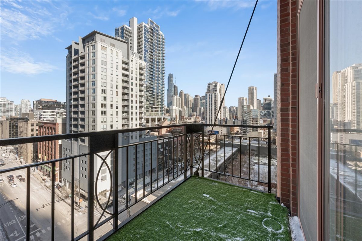 360 West Illinois Street, Unit 9A Chicago, IL 60654 - Photo 8 of 29