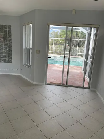a view of livingroom with furniture