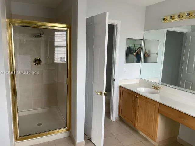 a view of utility room with washer and dryer