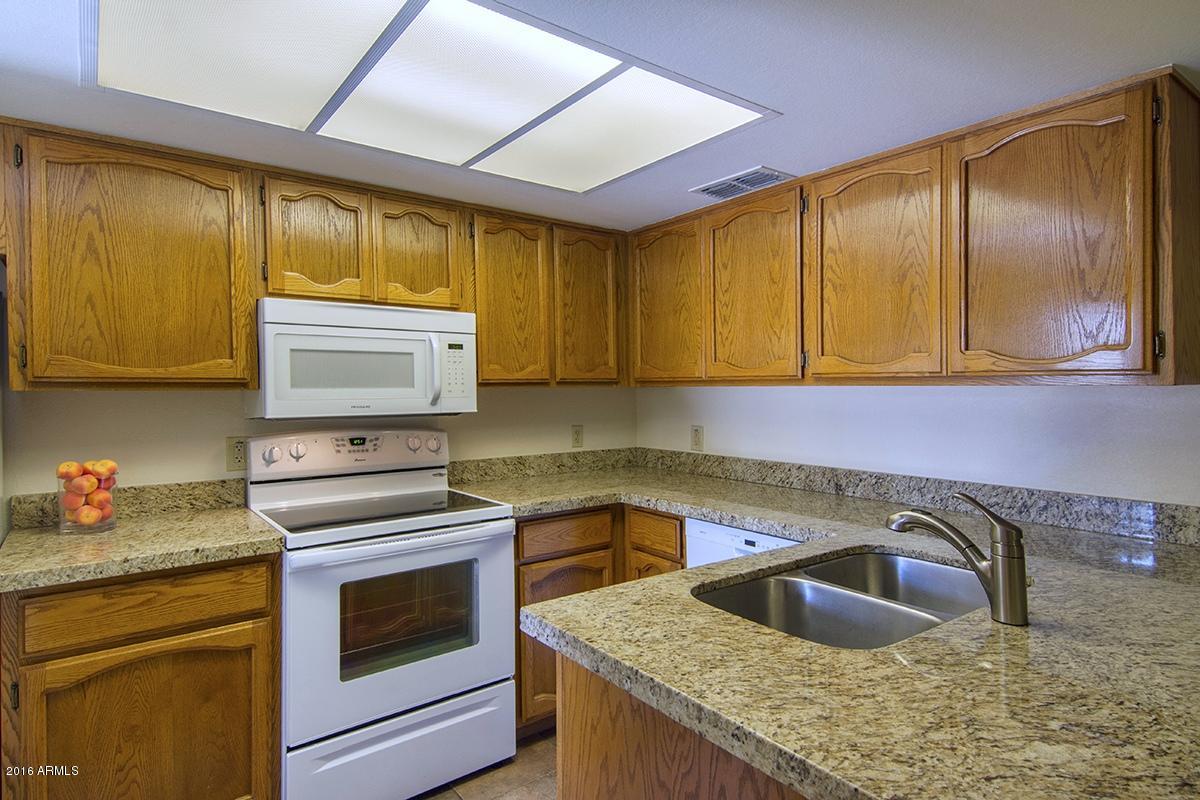 170 East Guadalupe Road, Unit 44 Gilbert, AZ 85234 - Photo 11 of 34 Kitchen_0029