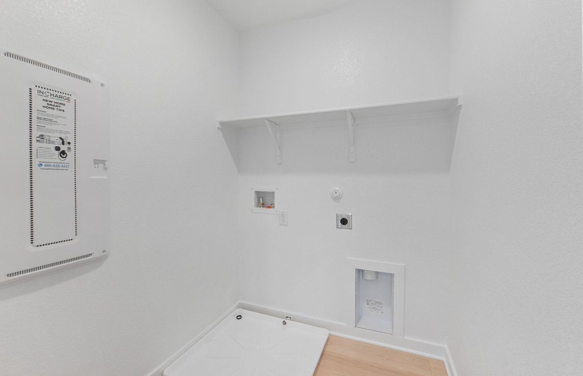 400 Sullivan Way Elgin, TX 78621 - Photo 26 of 30 a view of room and closet