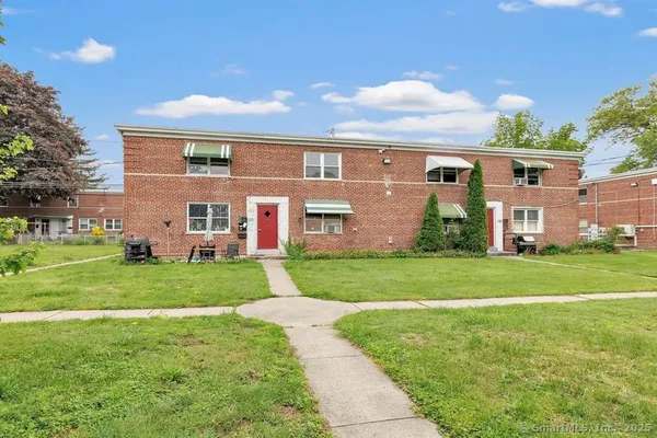 $35,900 | 367 D Building 5 Granfield Avenue, Bridgeport, CT 06610