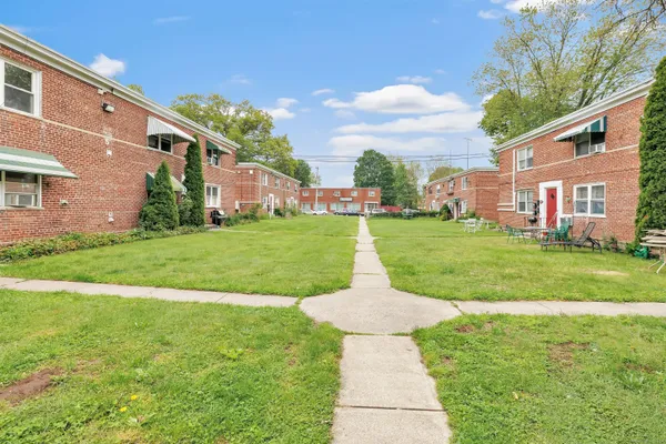 $35,900 | 367 D Building 5 Granfield Avenue, Bridgeport, CT 06610