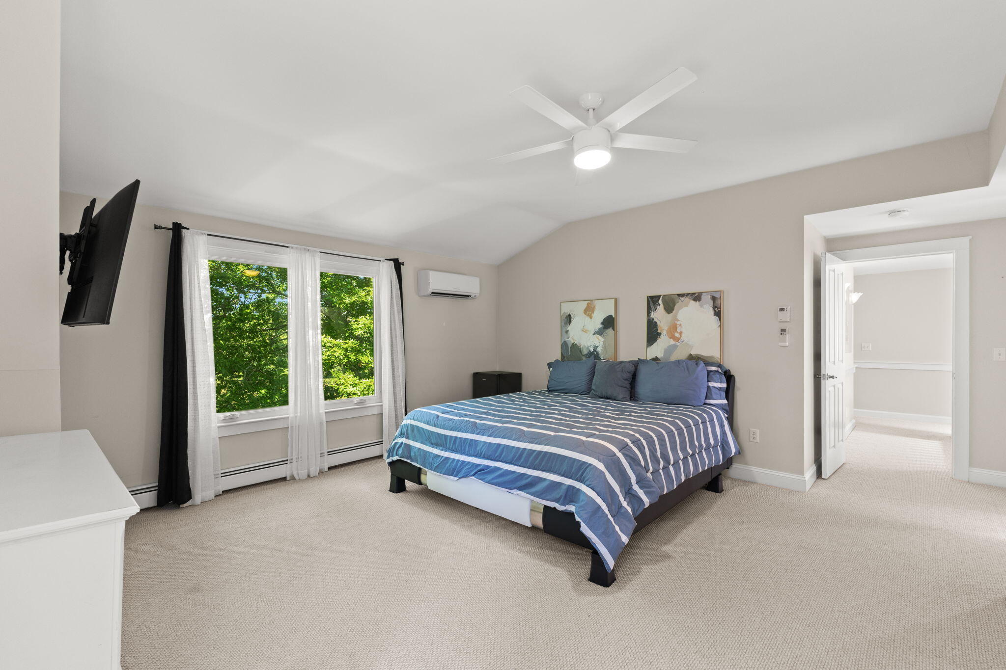 152 Algonquin Avenue Mashpee, MA 02649 - Photo 15 of 40 Primary Bedroom