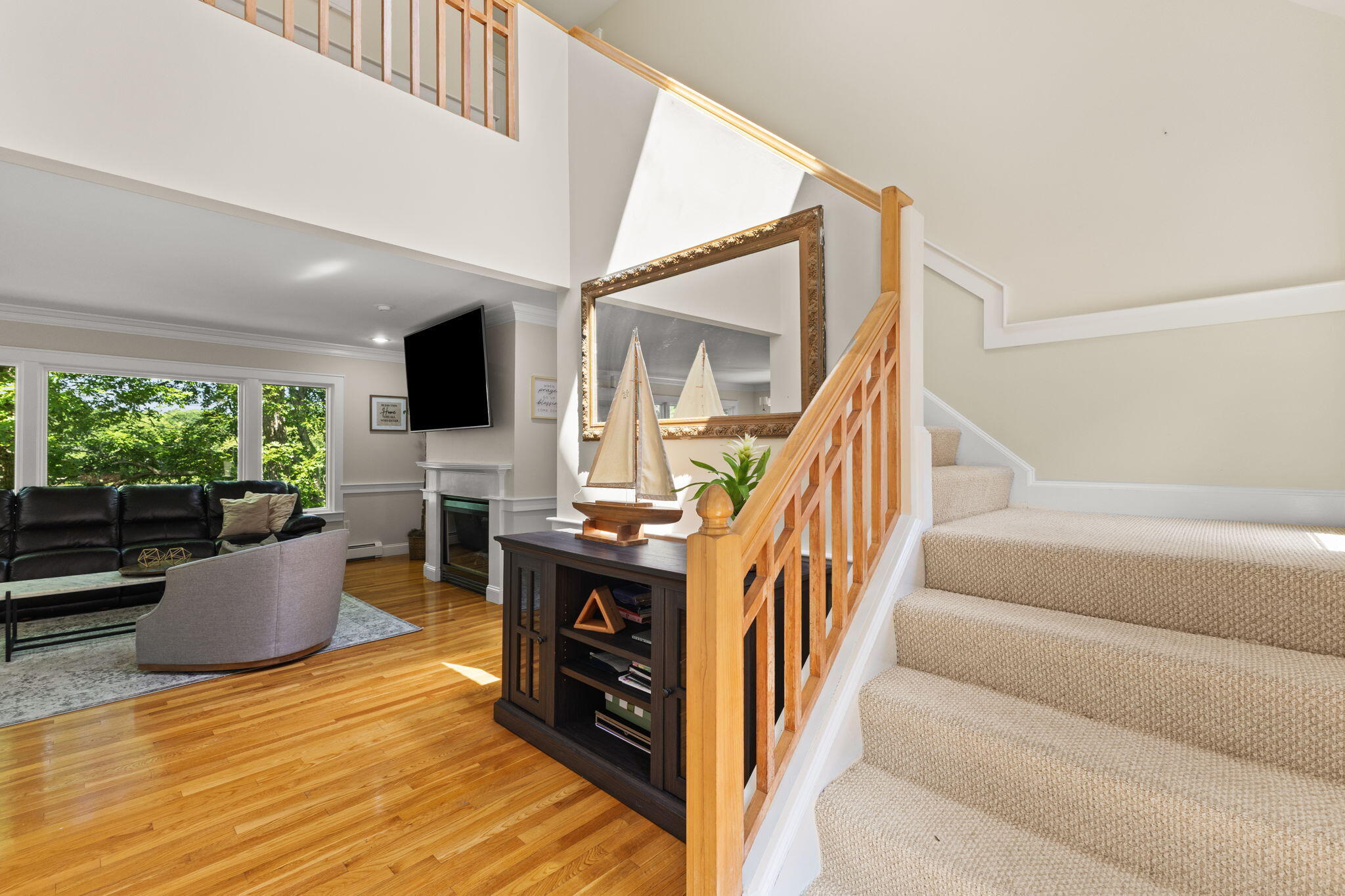 152 Algonquin Avenue Mashpee, MA 02649 - Photo 3 of 40 Entryway