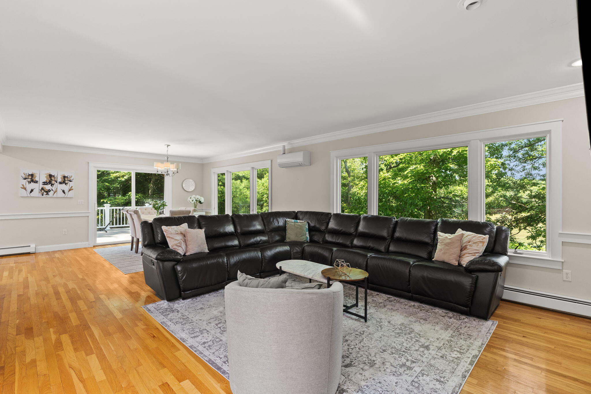 152 Algonquin Avenue Mashpee, MA 02649 - Photo 5 of 40 Living Room
