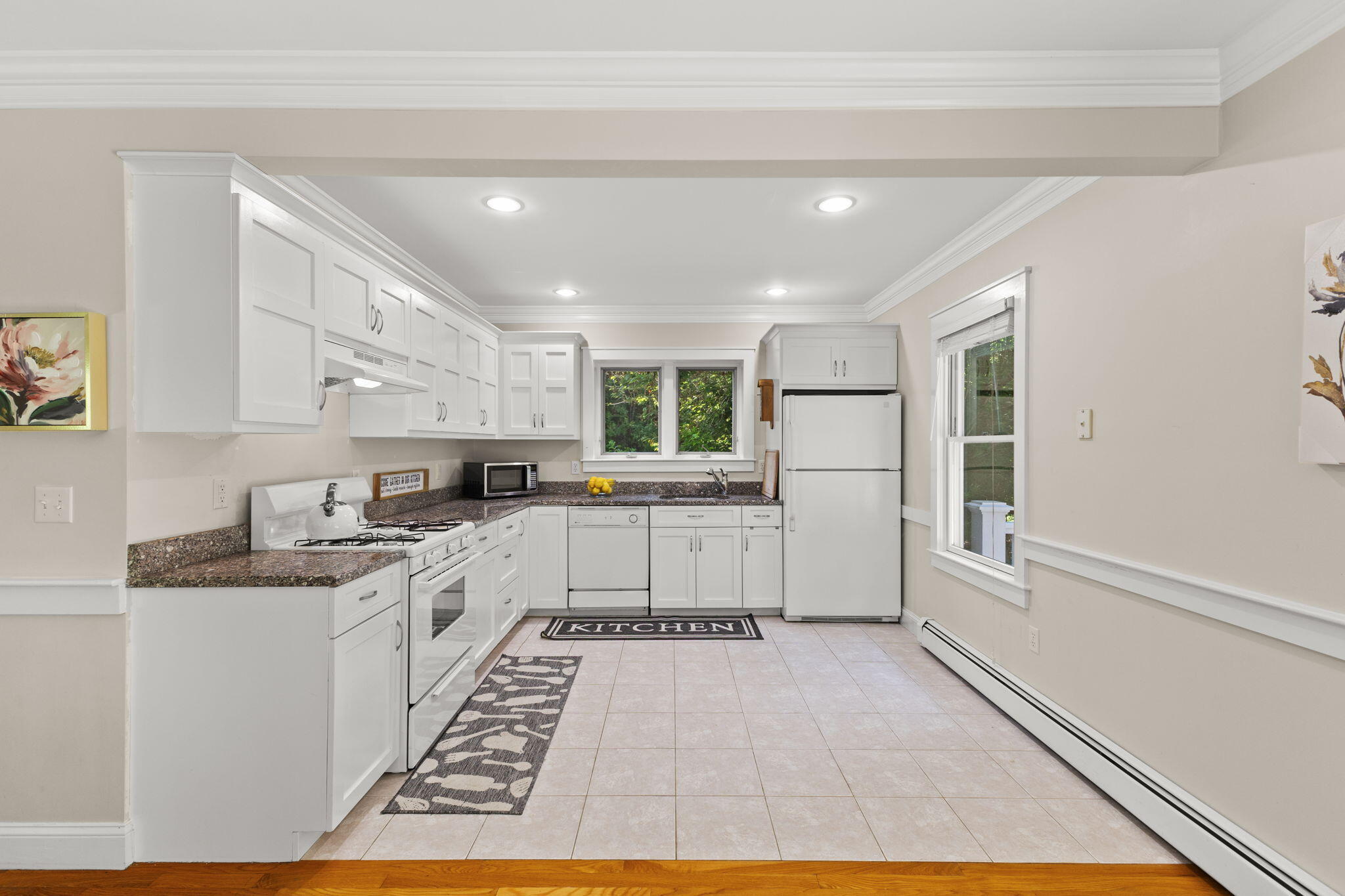 152 Algonquin Avenue Mashpee, MA 02649 - Photo 10 of 40 Kitchen