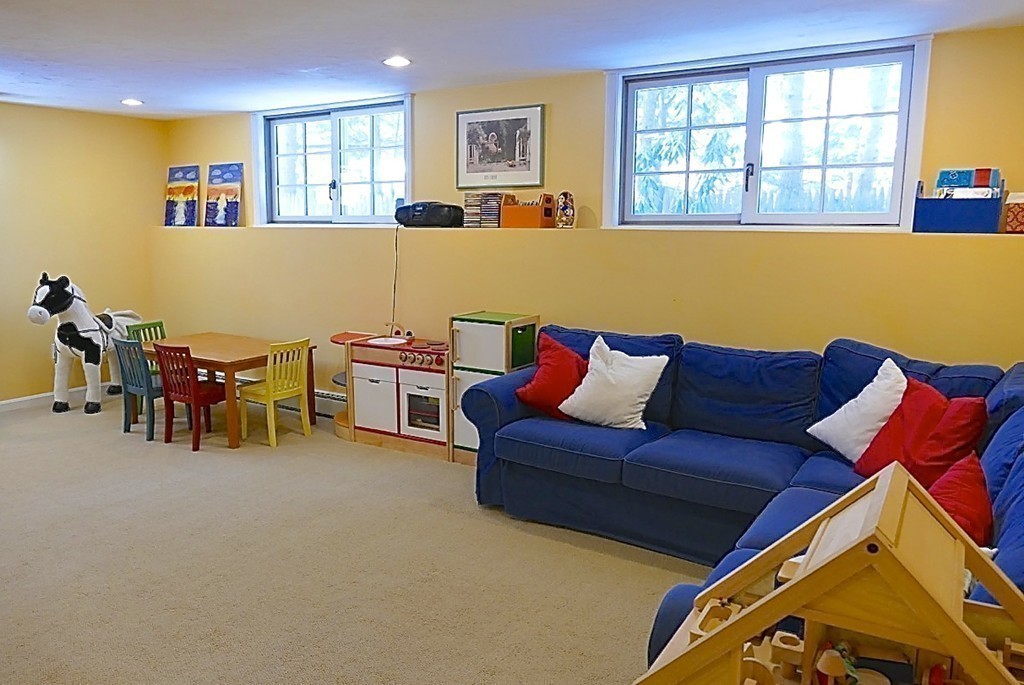 111 Gayland Road Needham, MA 02492 - Photo 11 of 16