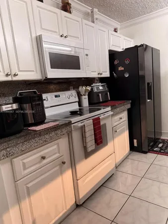 $290,000 | 6425 West 27th Court, Unit 1026, Hialeah, FL 33016