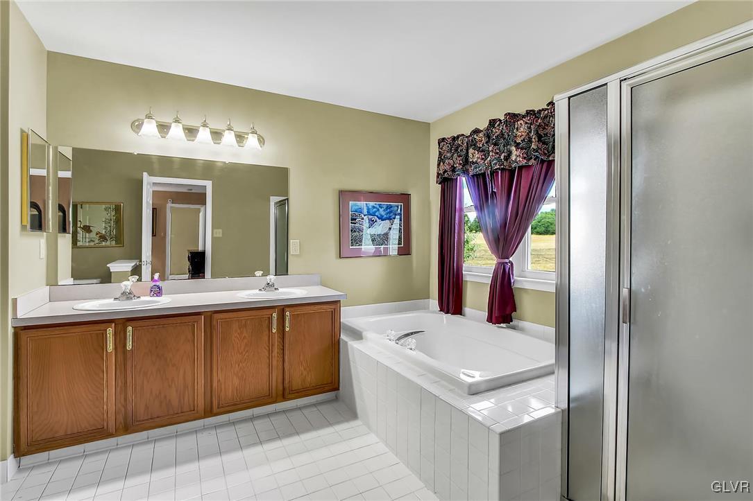 4275 Alder Road Bethlehem, PA 18020 - Photo 15 of 24 Gallery Image 15