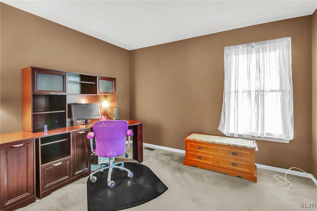 4275 Alder Road Bethlehem, PA 18020 - Photo 16 of 24 Gallery Image 16