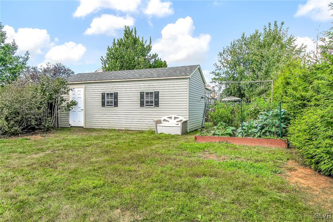 4275 Alder Road Bethlehem, PA 18020 - Photo 23 of 24 Gallery Image 23