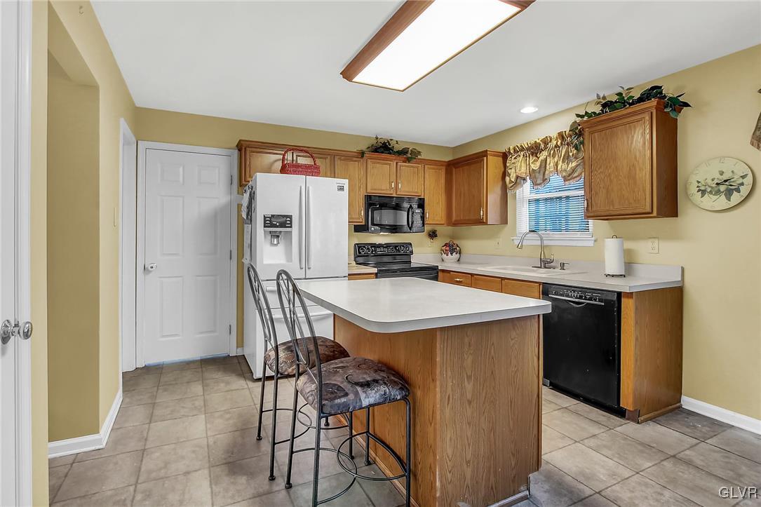4275 Alder Road Bethlehem, PA 18020 - Photo 8 of 24 Gallery Image 8