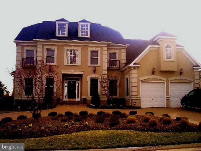 8272 Roxborough Loop Gainesville, VA 20155 - Photo 1 of 25 Exterior (Main)