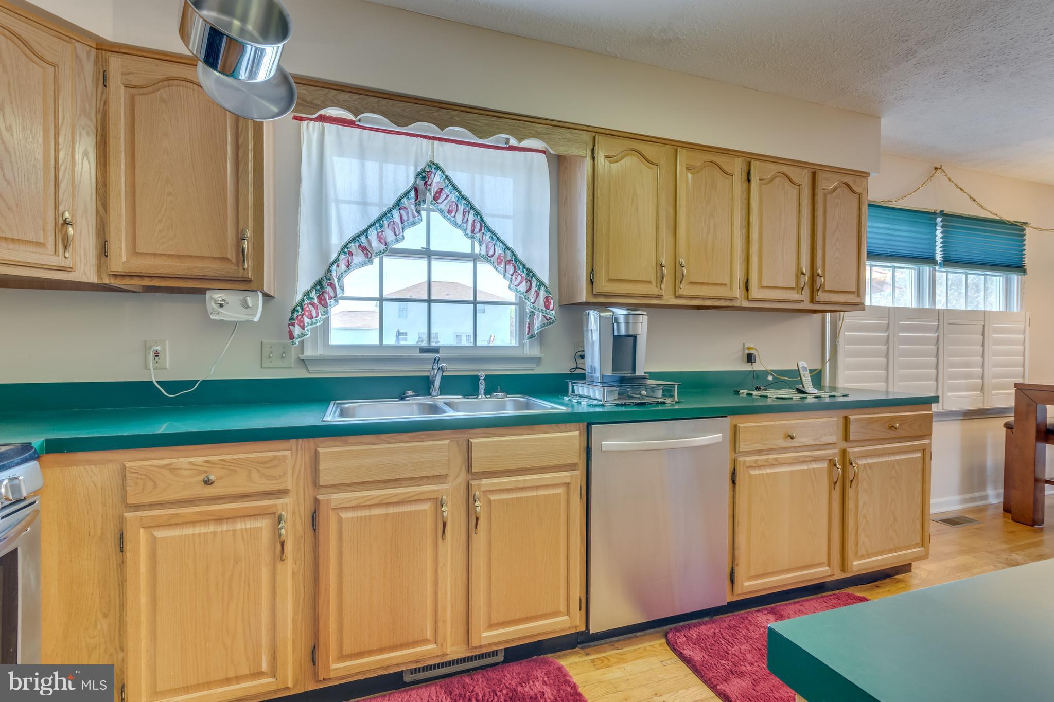 124 Canyon Road Winchester, VA 22602 - Photo 11 of 30 Kitchen