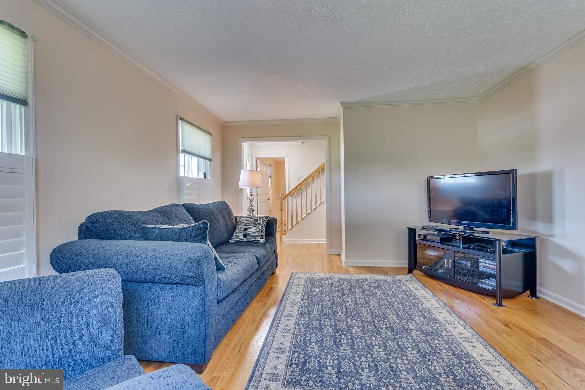 124 Canyon Road Winchester, VA 22602 - Photo 5 of 30 Living Room
