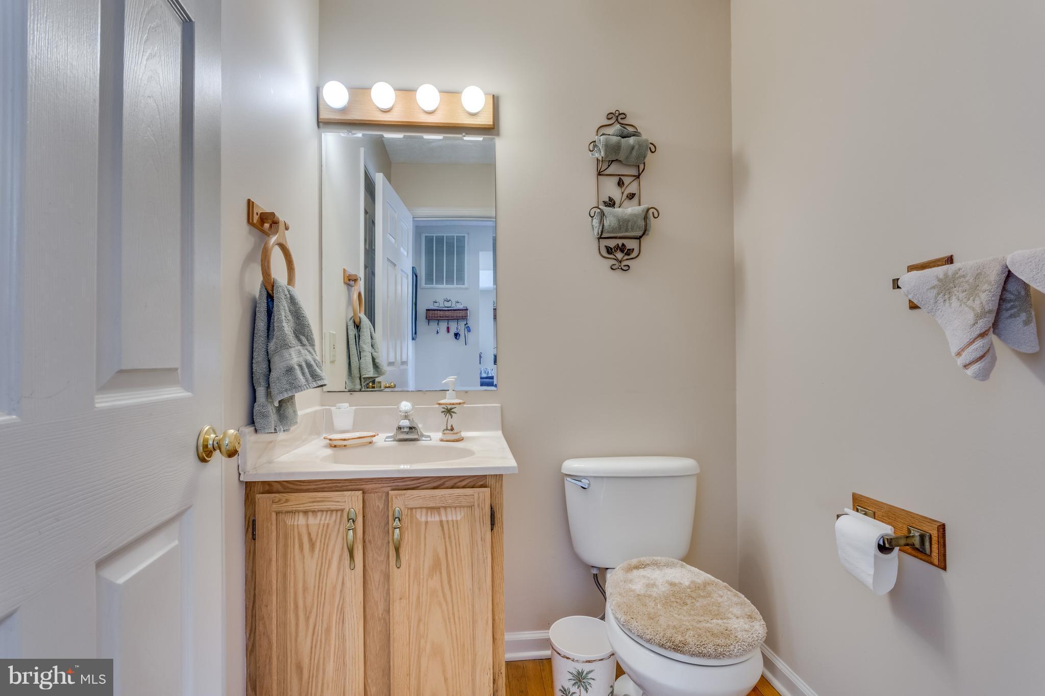 124 Canyon Road Winchester, VA 22602 - Photo 8 of 30 Bath