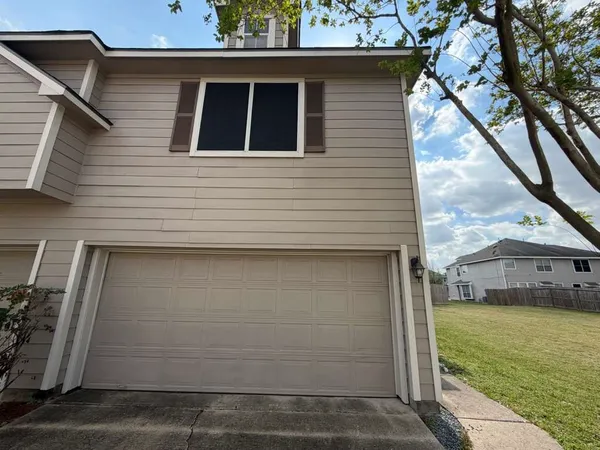 $1,800 | 6055 Yorkglen Manor Lane, Houston, TX 77084