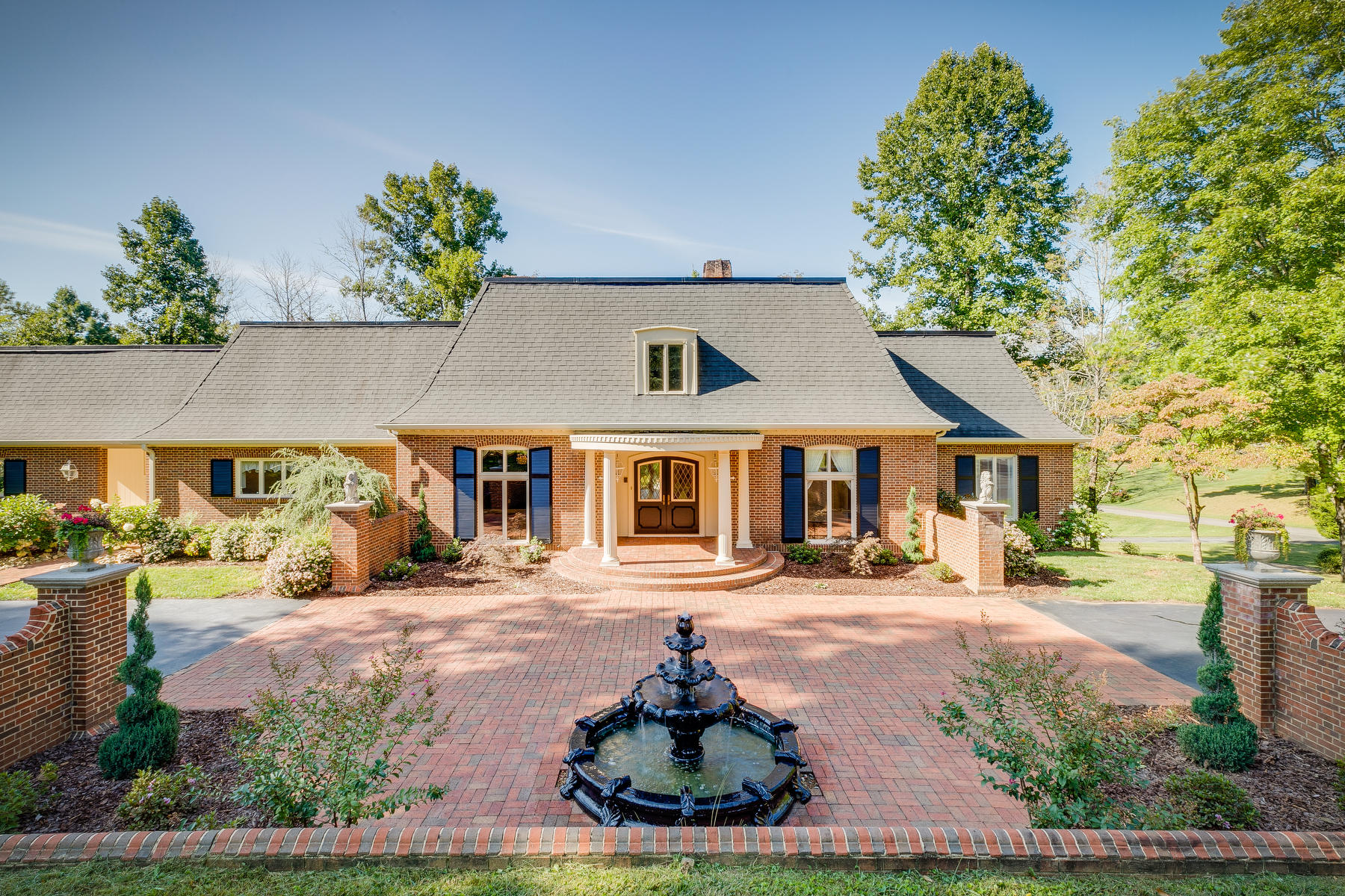 104 Lick Branch Road Bristol, TN 37620 - Photo 2 of 94 002