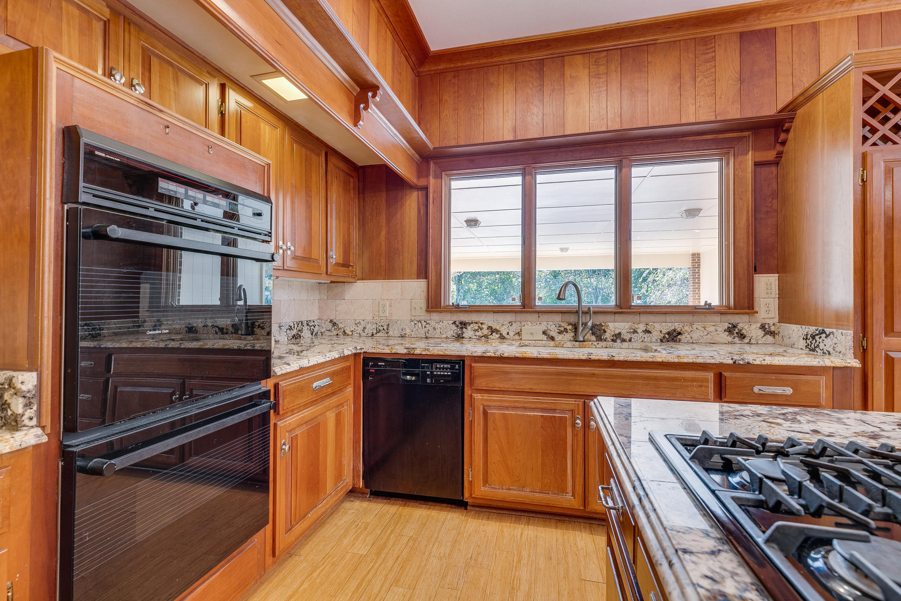 104 Lick Branch Road Bristol, TN 37620 - Photo 26 of 94 025