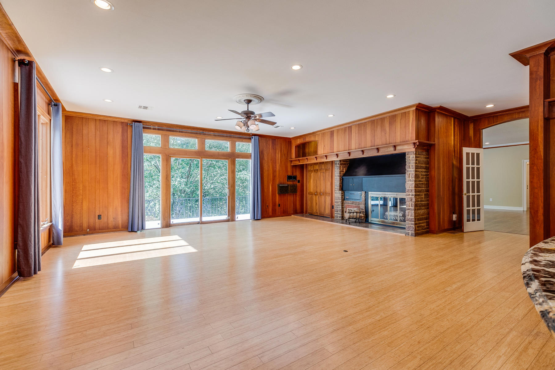104 Lick Branch Road Bristol, TN 37620 - Photo 6 of 94 021