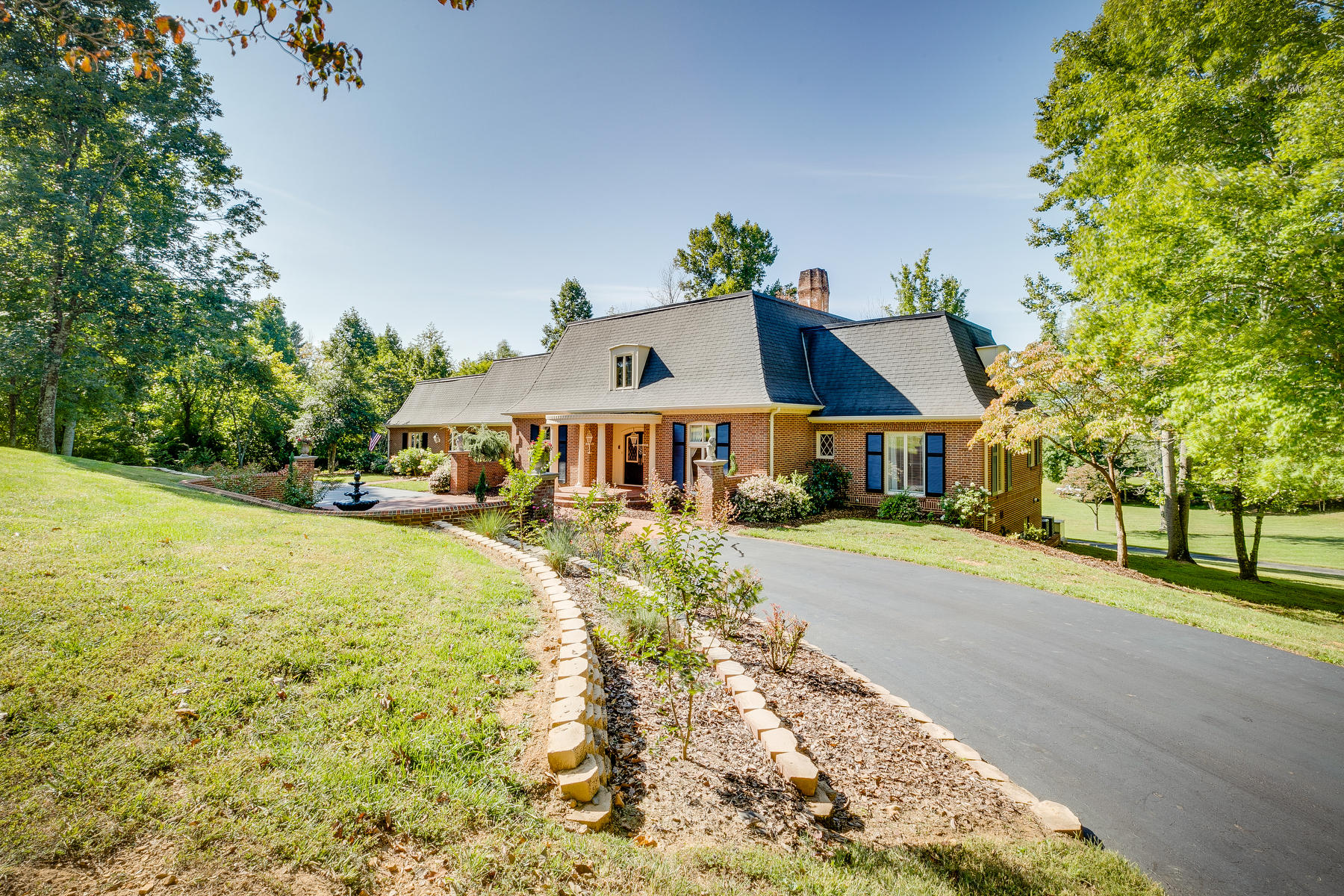 104 Lick Branch Road Bristol, TN 37620 - Photo 9 of 94 005