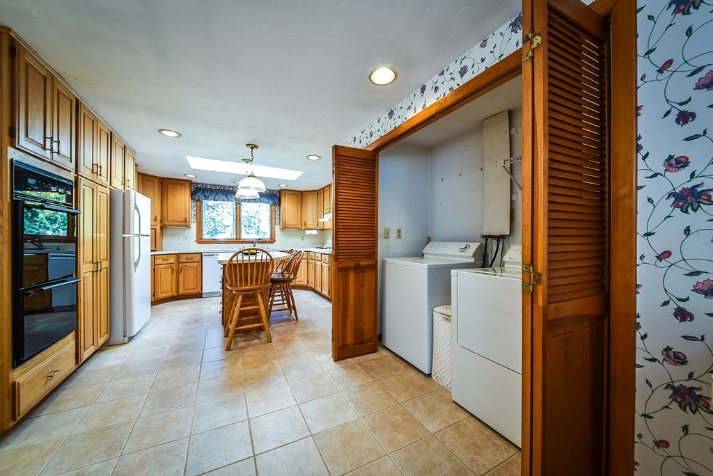 22 Daniels Road Framingham, MA 01701 - Photo 9 of 30 Gallery Image 9