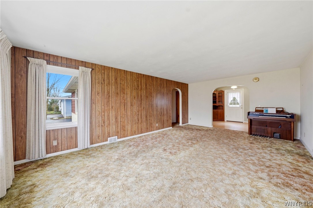 11168 Main Street Clarence, NY 14031 - Photo 19 of 50 Living Room