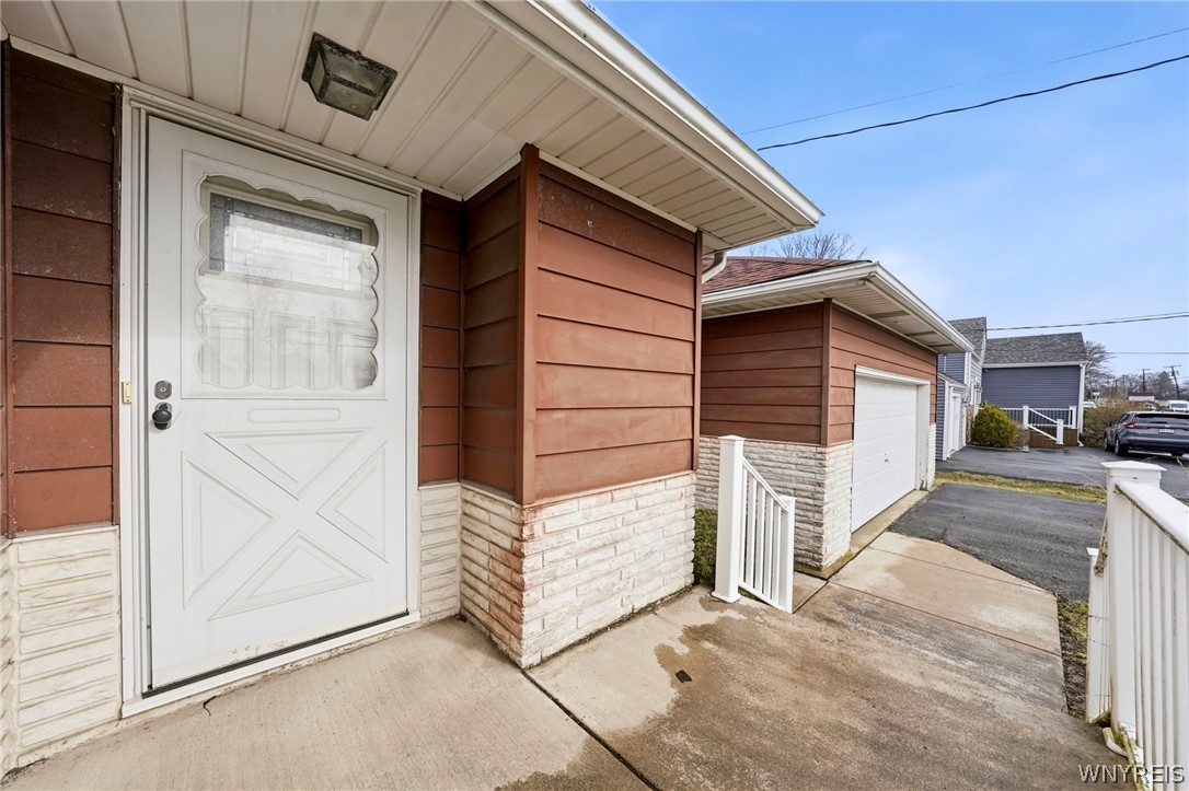11168 Main Street Clarence, NY 14031 - Photo 5 of 50 Front Porch