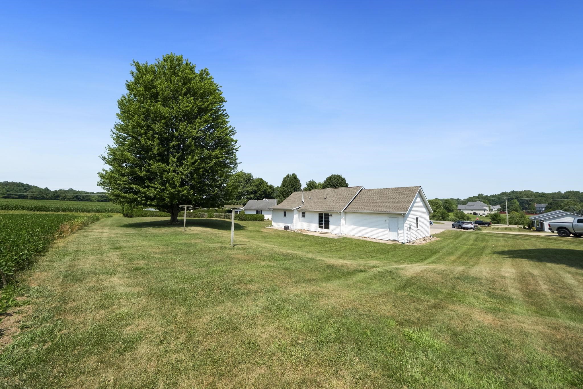 2052 South Blue Spruce Road Warsaw, IN 46580 - Photo 28 of 35 Gallery Image 28