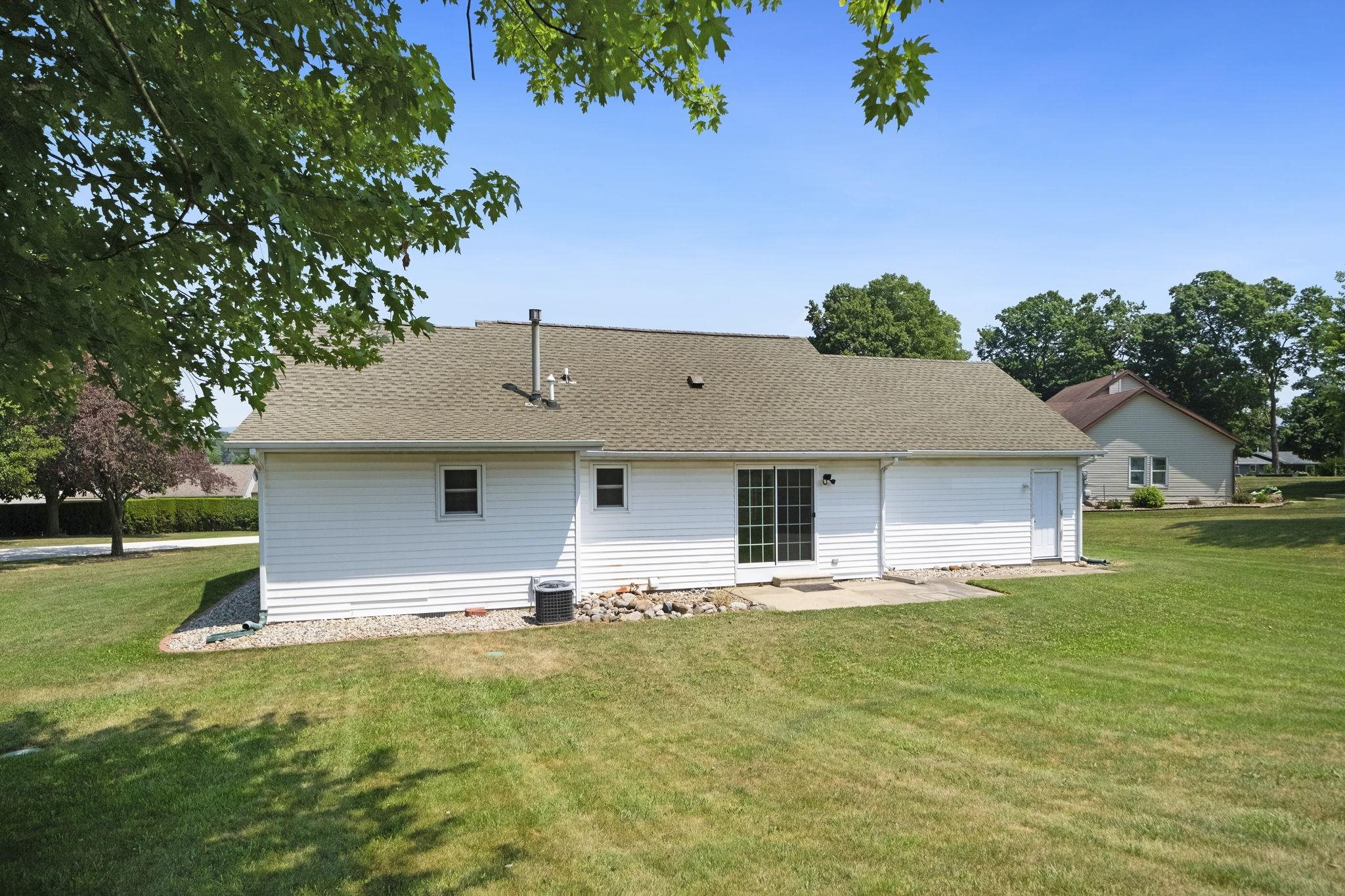2052 South Blue Spruce Road Warsaw, IN 46580 - Photo 32 of 35 Gallery Image 32