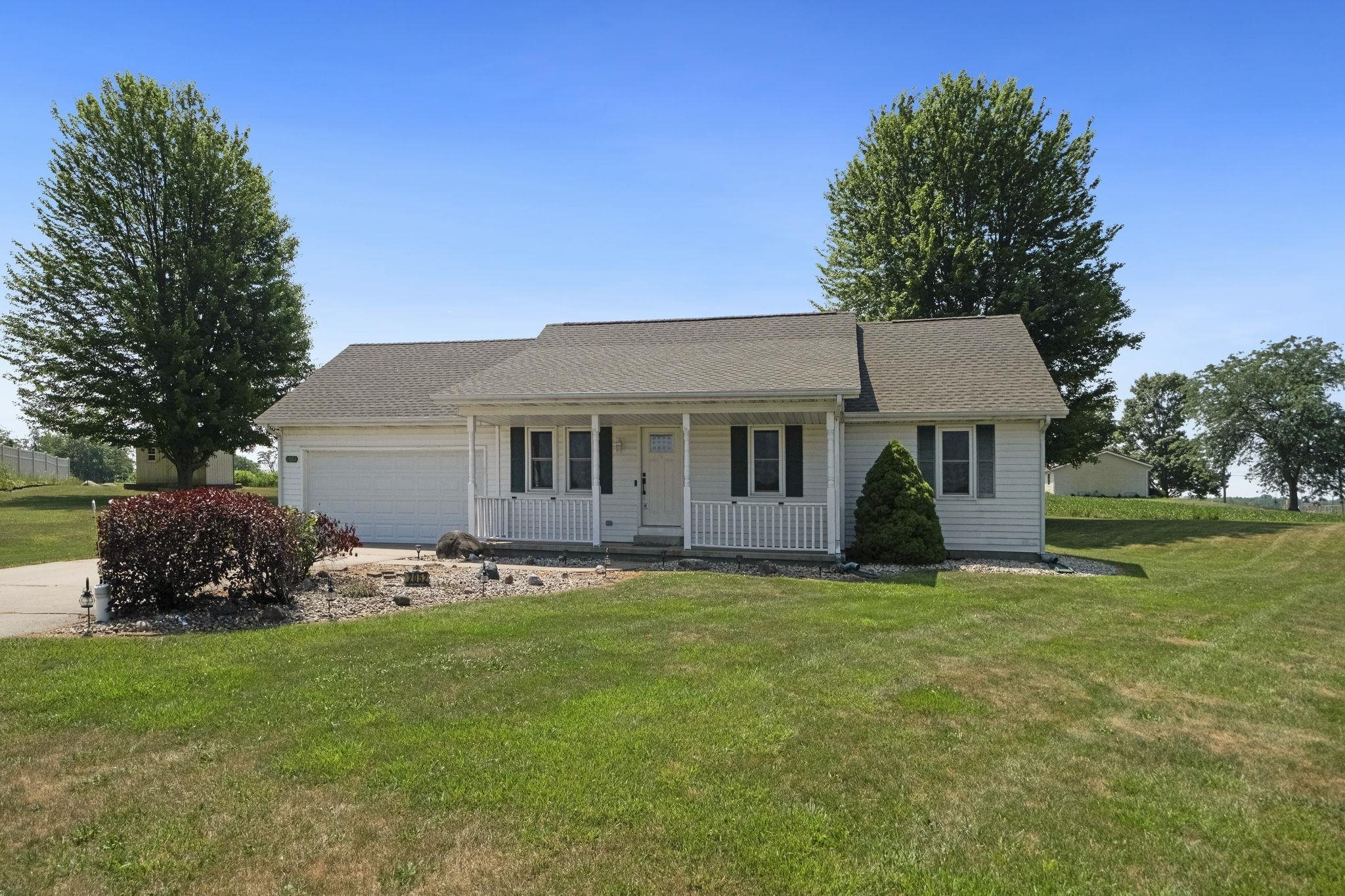 2052 South Blue Spruce Road Warsaw, IN 46580 - Photo 34 of 35 Gallery Image 34