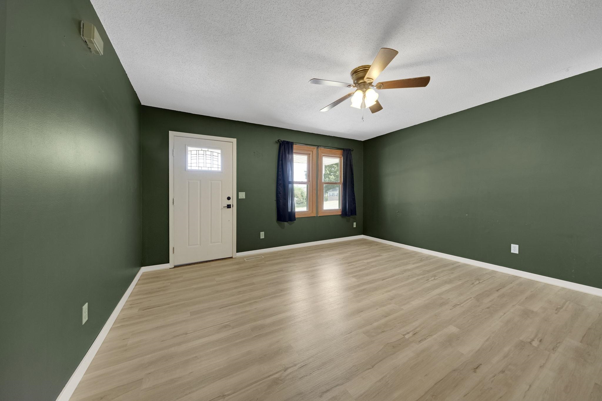 2052 South Blue Spruce Road Warsaw, IN 46580 - Photo 4 of 35 Gallery Image 4