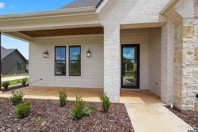 a view of a house with a big yard