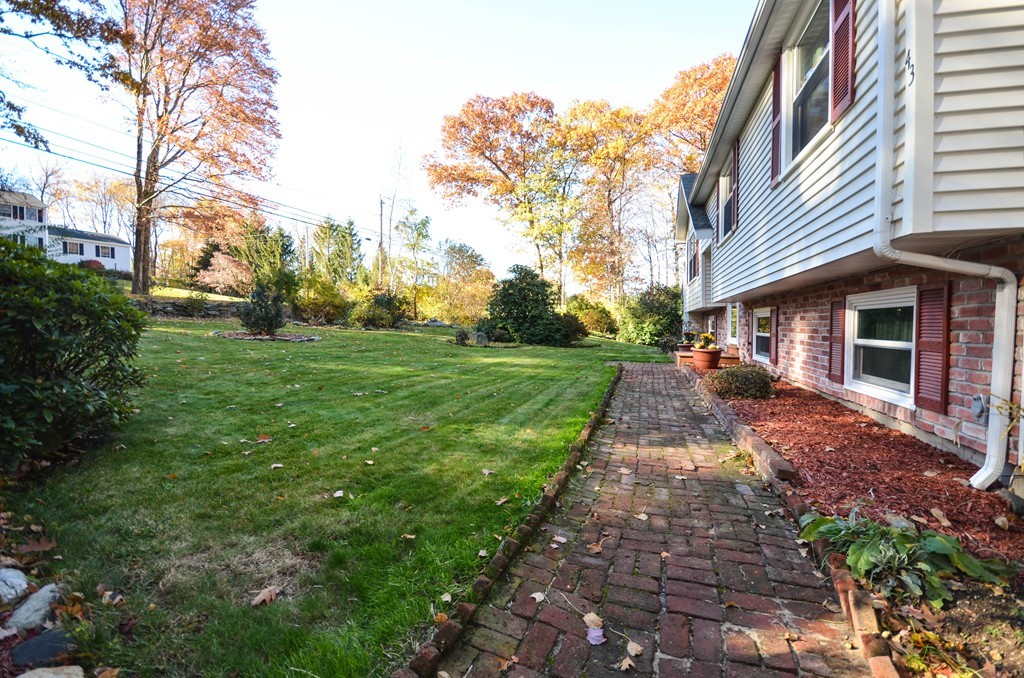 43 Dodge Road Sutton, MA 01590 - Photo 3 of 29