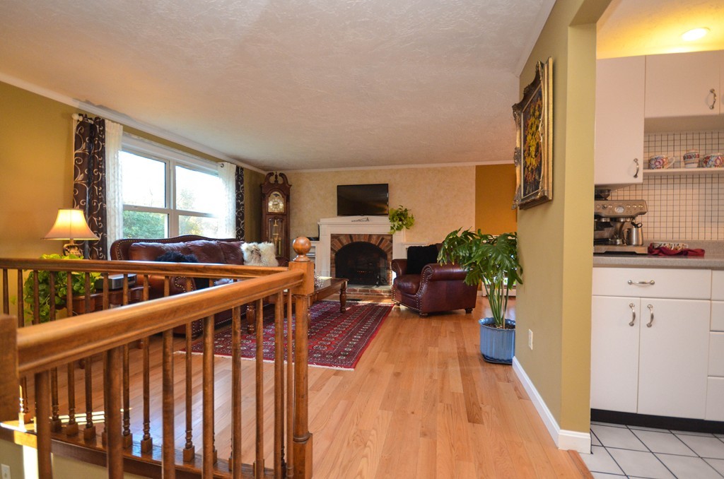 43 Dodge Road Sutton, MA 01590 - Photo 4 of 29